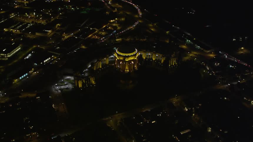 A domed structure sitting in a city