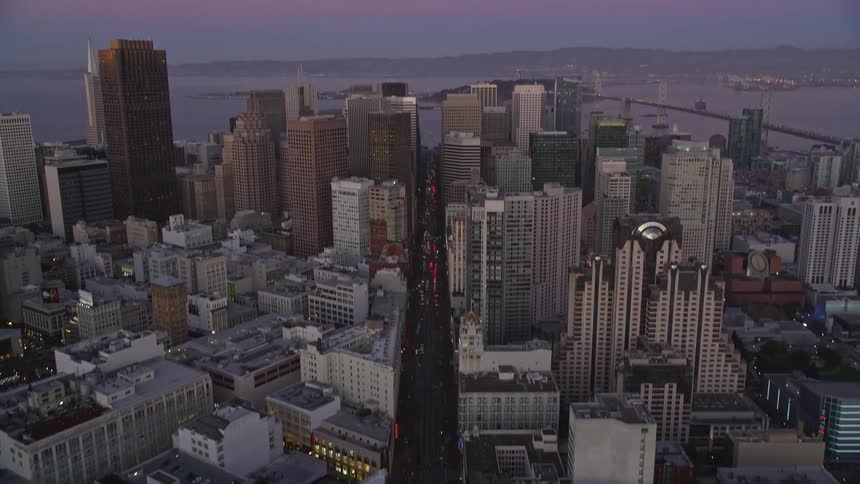 Traffic runs through the big city