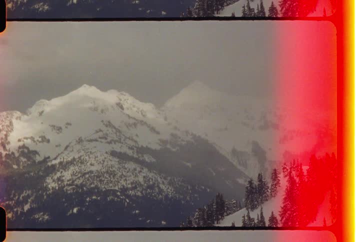 A mountain range landscape in the winter