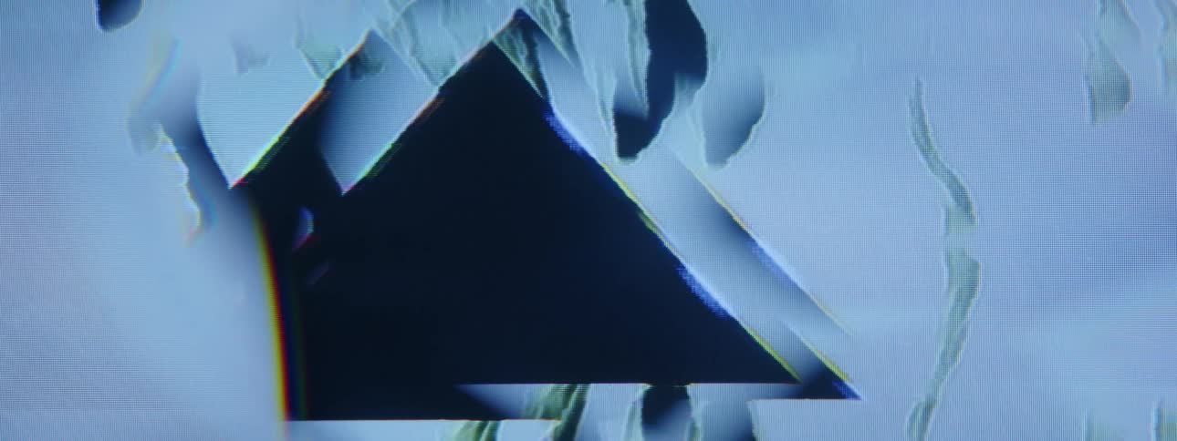 A black triangle is blurry in the animation