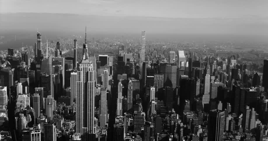 Manhattans skyline in black and white