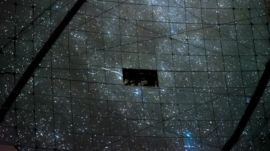 Antenna in a space with bright sky