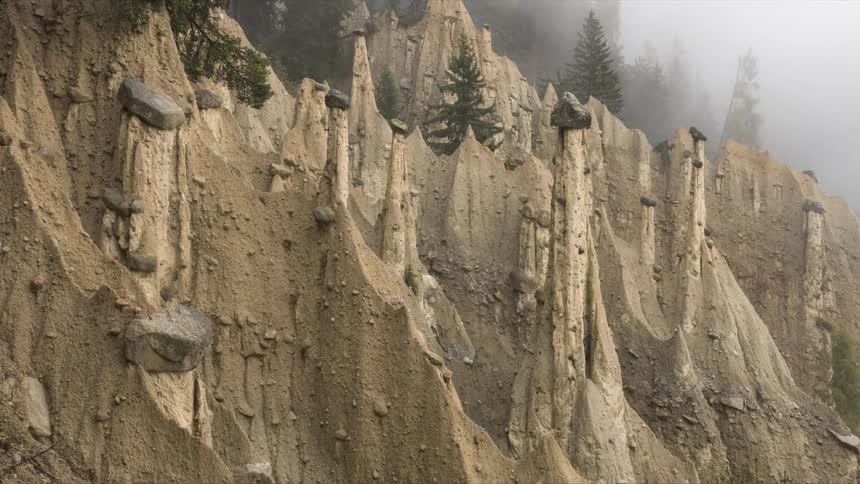 Mist around rocky cliffs