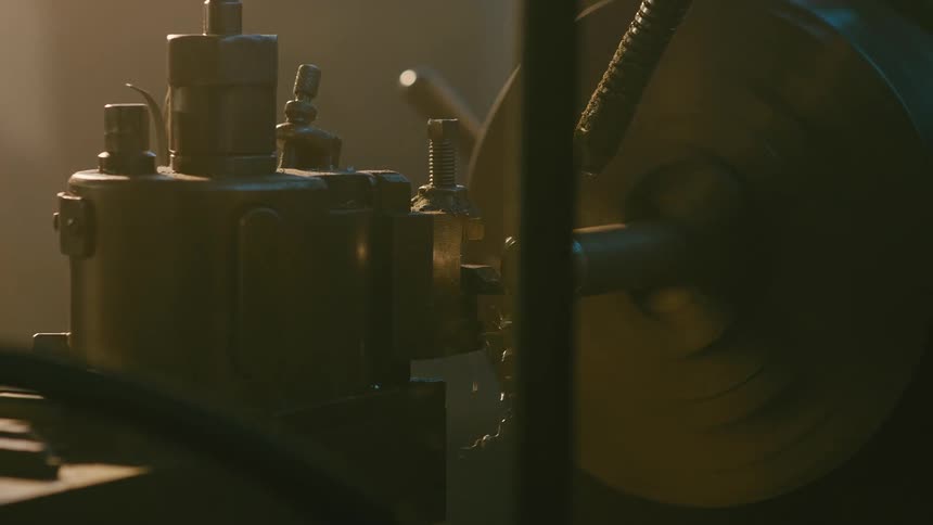 Metallic components of a machine including a cylinder in operation