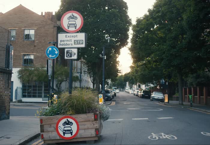 Pedestrianised streets, low traffic area
