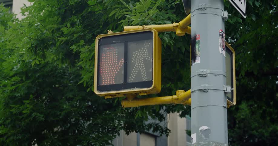 Traffic light flashing red light for pedestrian