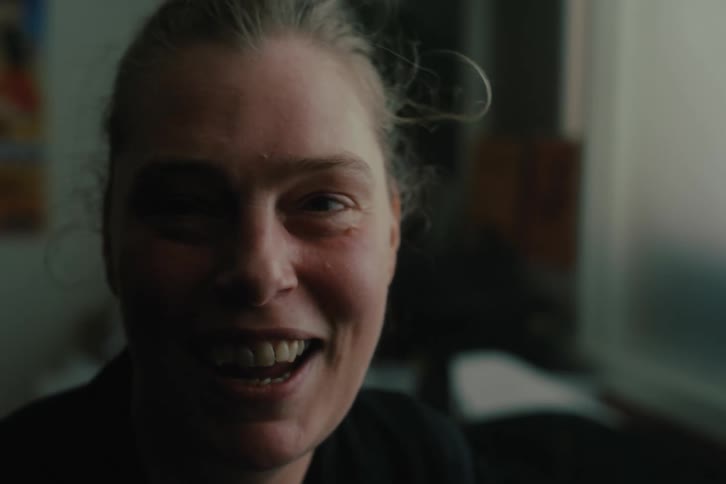 Portrait of a smiling woman
