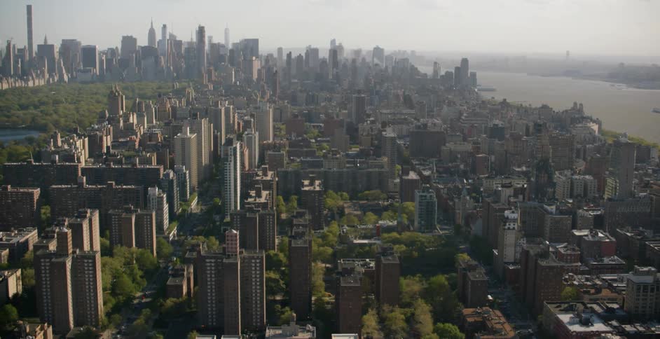 A city skyline on a cloudy day