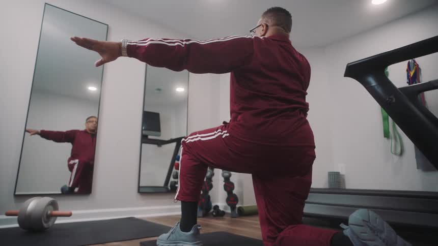 Making movement with the dumbbell