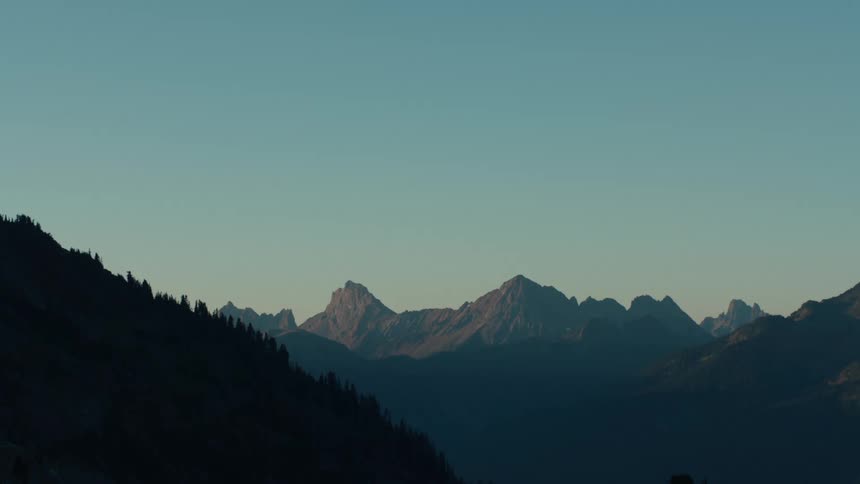 Large forests cover a large chain of mountains