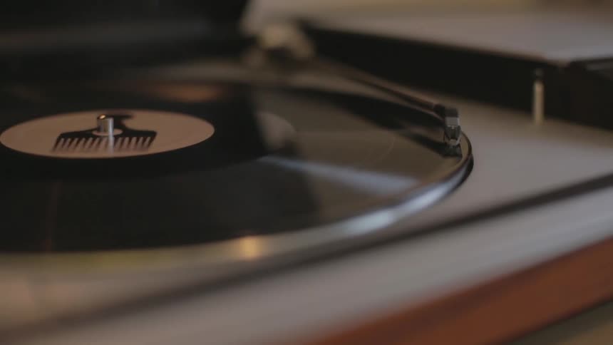 A record spinning