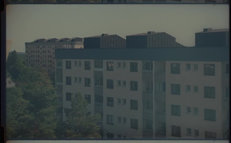 A large apartment building