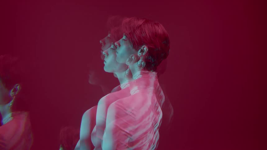 A graphics effect clip of a female model