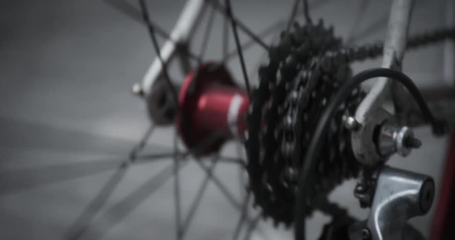 A close up of a bike chain