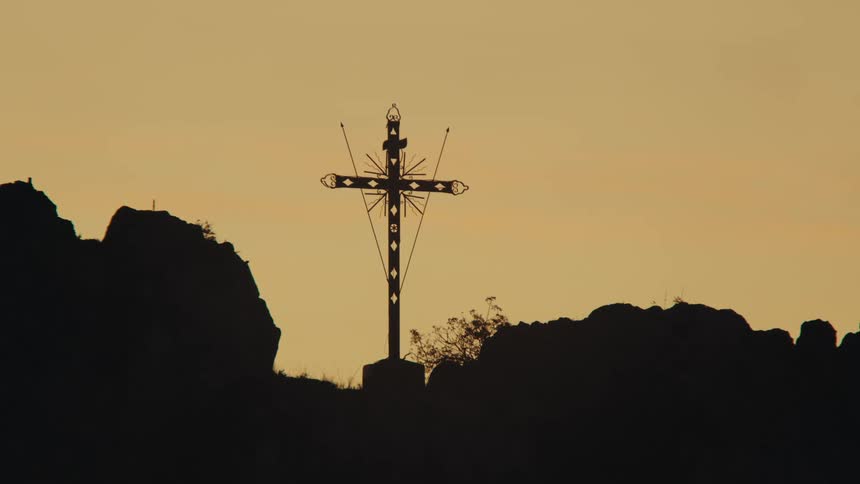 A clip of a crucifix
