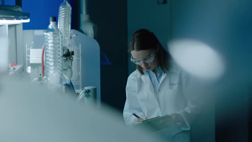 Woman working in a laboratory