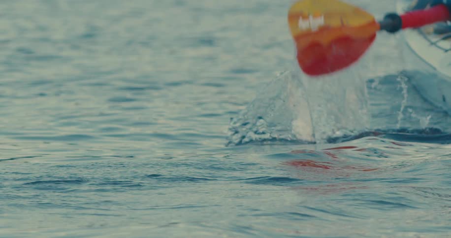 Oar moving through the sea