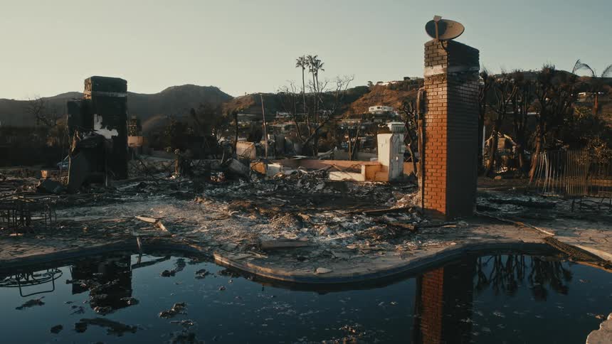 A clip of a ruined city