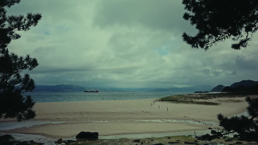 Landscape of a beach on a cloudy day