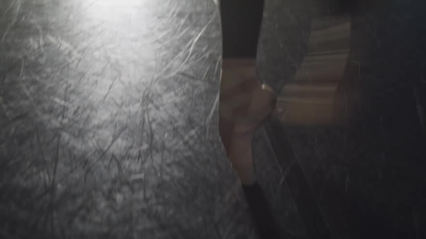 A footage of a persons leg