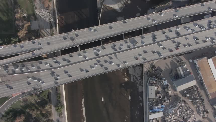 Heavy traffic drives on the freeway