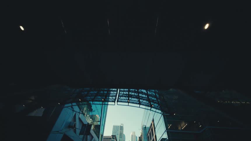 A small tunnel is in the city