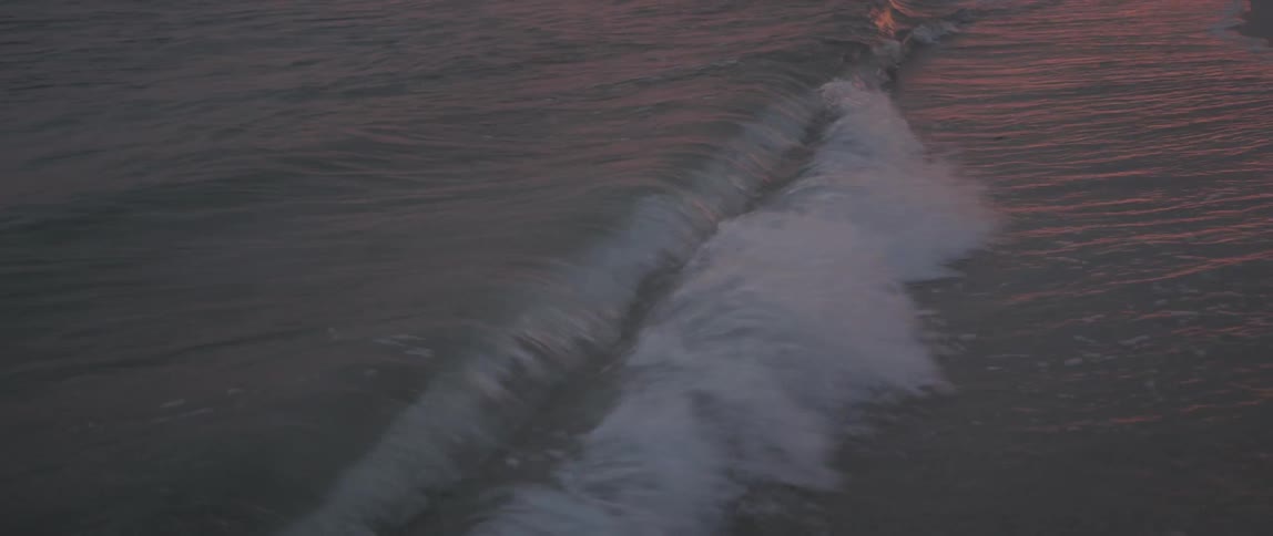 A view of an ocean where the water is coming in