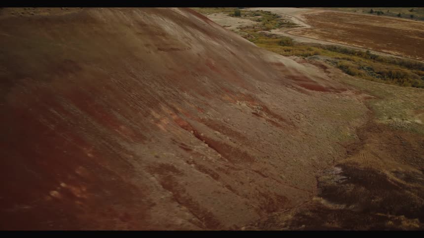 In this desert theres very little plant life covering the landscape