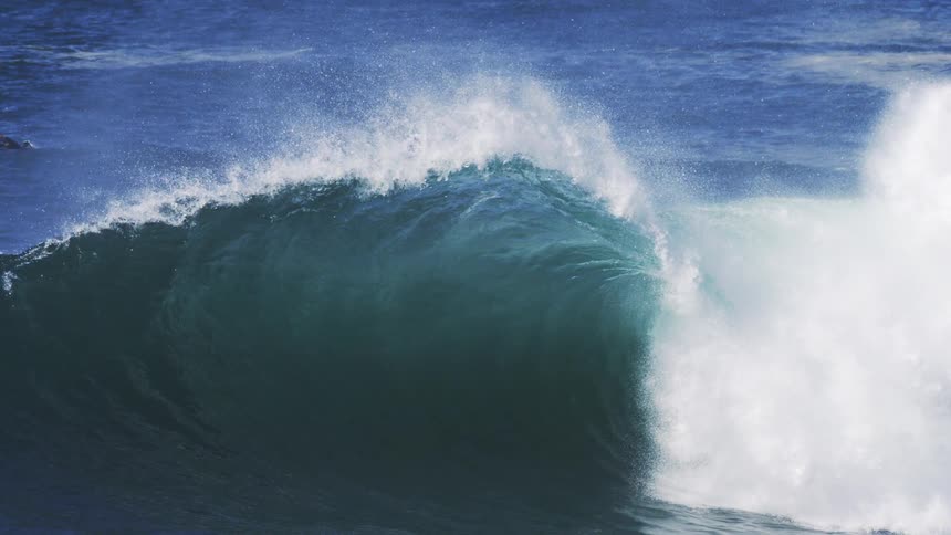 A crashing wave
