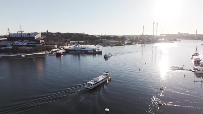 Boat manoeuvring in water