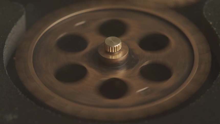The machine cylinder spins fast