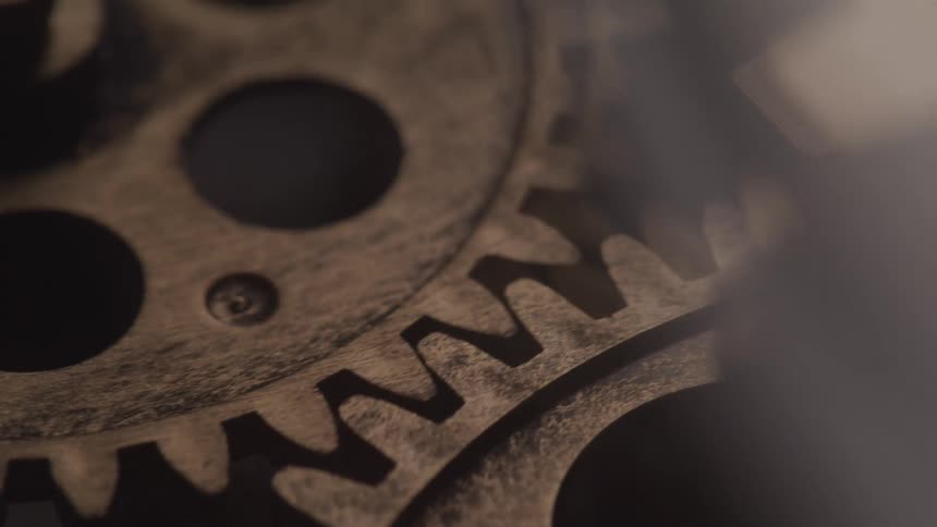 Mechanical gears spinning in multiple directions simultaneously
