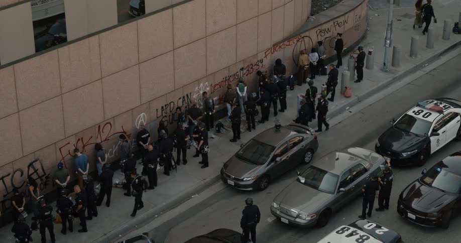 Police are arresting all the protesters
