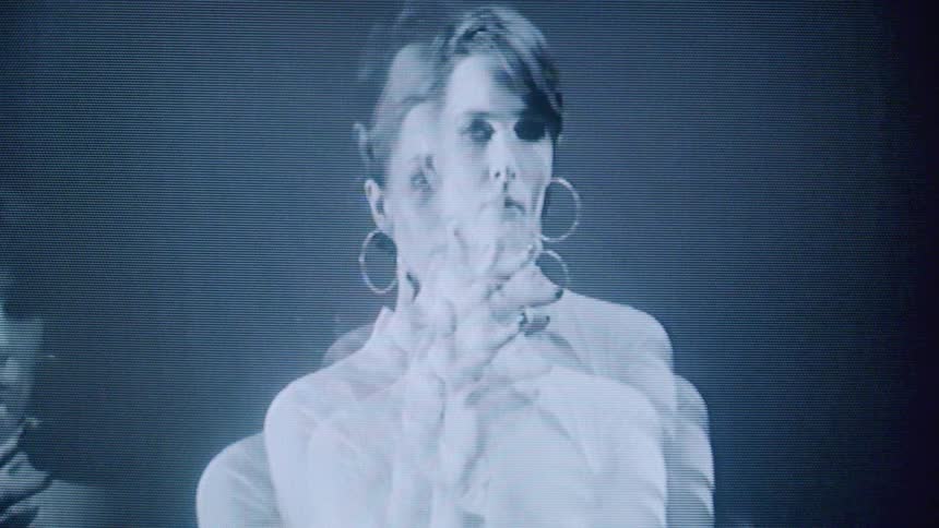 The model posing image is mirrored