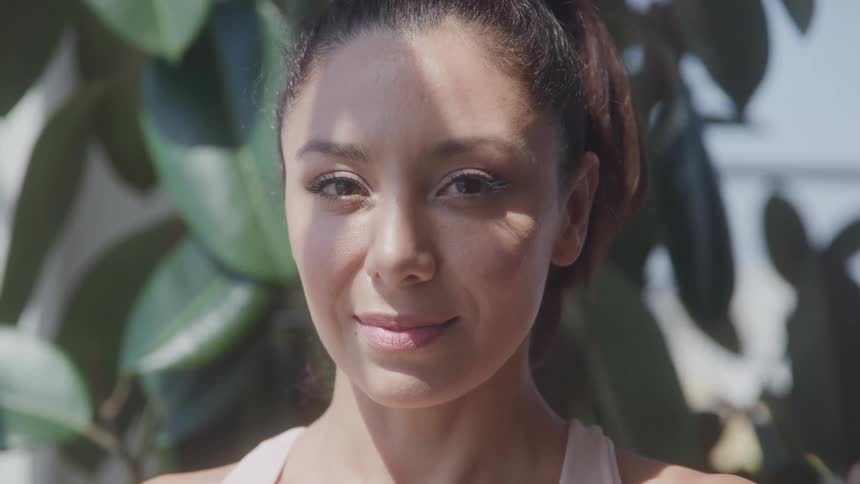 A close up clip of a beatify lady