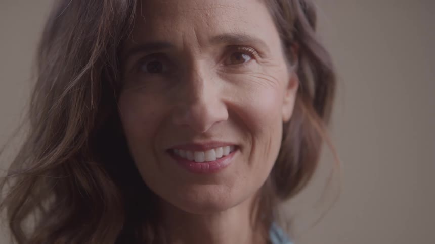 Portrait of a smiling woman