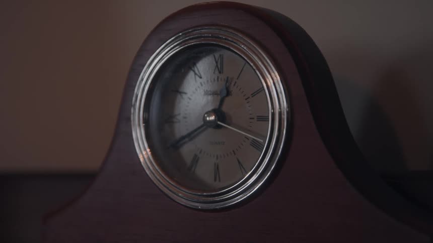 Wooden mantel clock