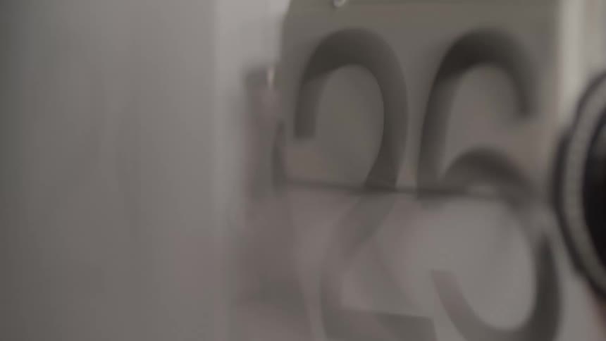 The spindle counts down numbers