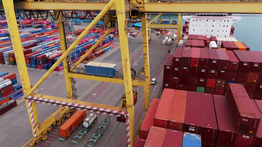 An operating shipyard