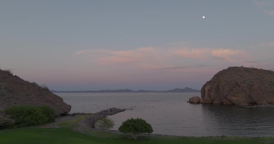A shoreline with some rocks