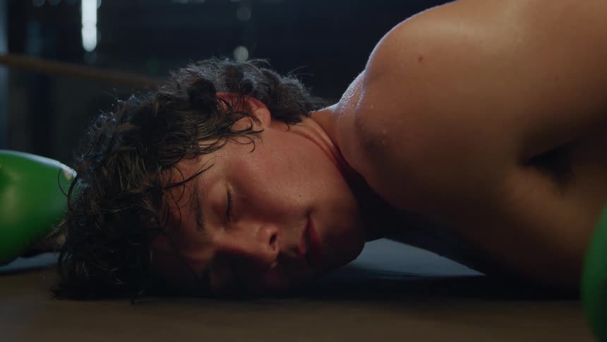 Boxer collapses unconscious
