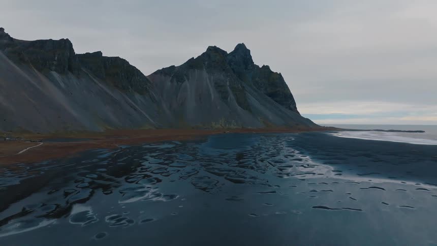 Low tide by the cliffs