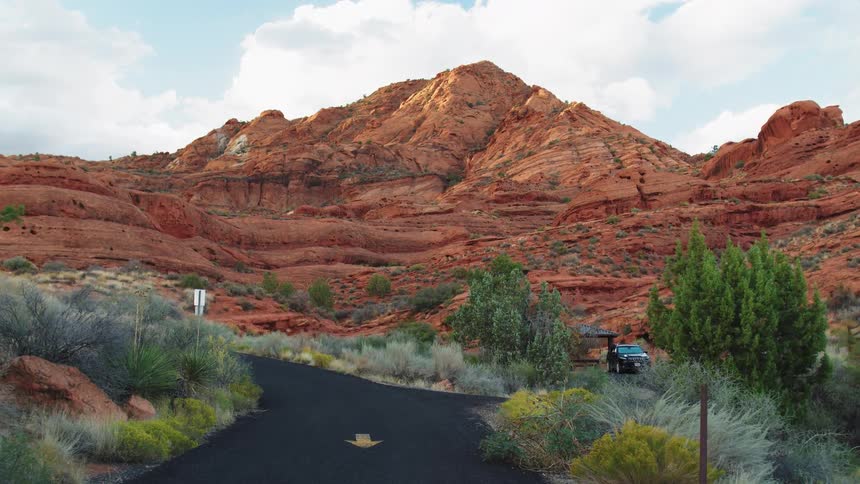 A small road leads to the canyon
