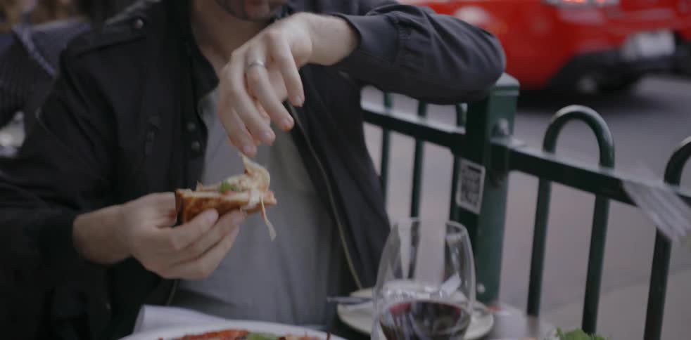 People are eating pizza together