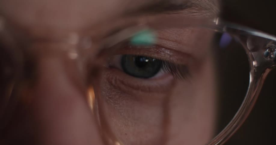 A close up of a persons eye