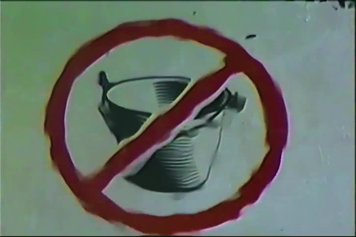 Sign indicating that the use of buckets is prohibited
