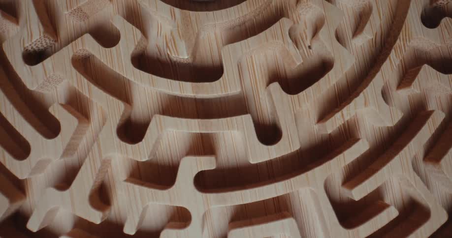 Wood forms a circular mazewith smooth sides