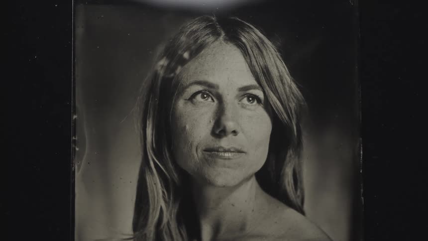 A portrait painting of a woman