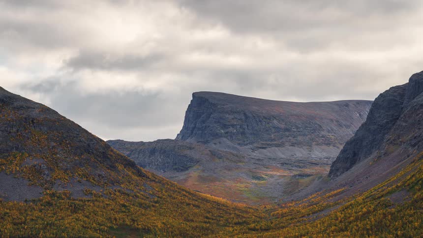 Heavy clouds are over the mountain