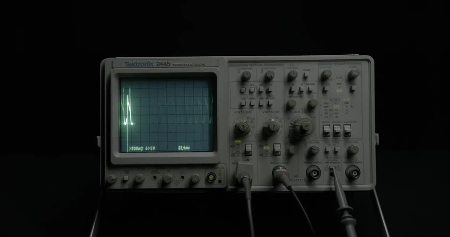A zoomed in view of a monitor detecting a heartbeat